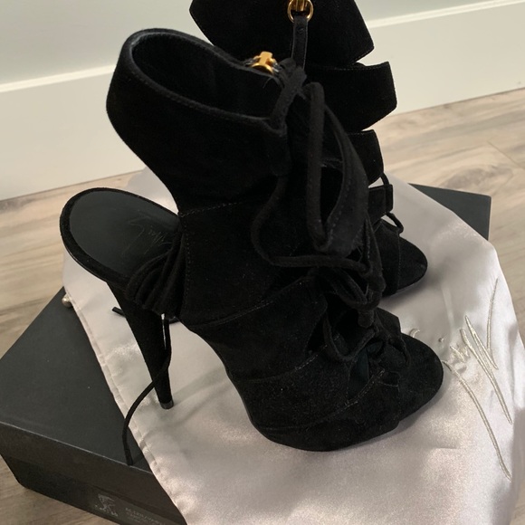 Giuseppe Zanotti Black Suede Lace Up Bootie - Picture 7 of 12